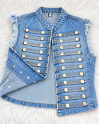 Cut sleeves jaket