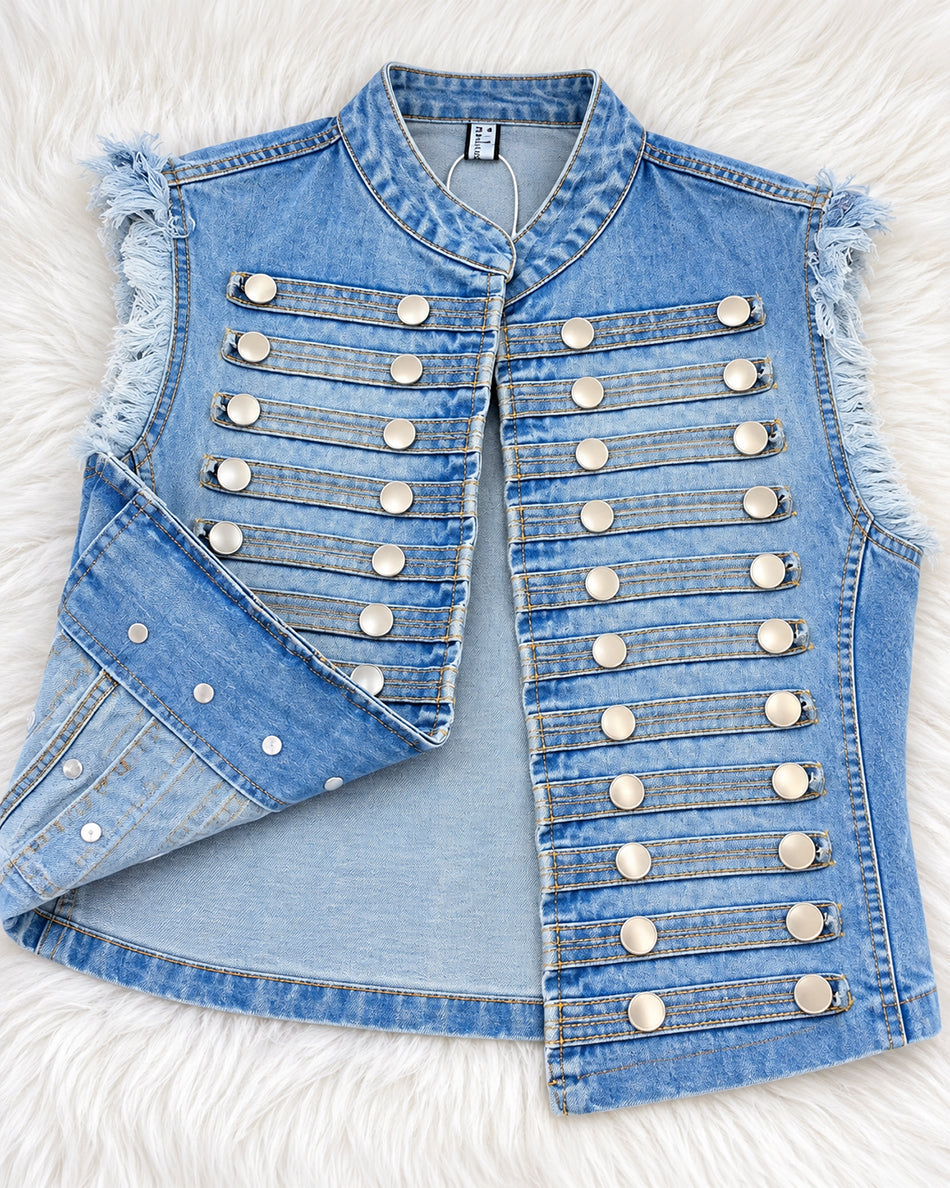 Cut sleeves jaket